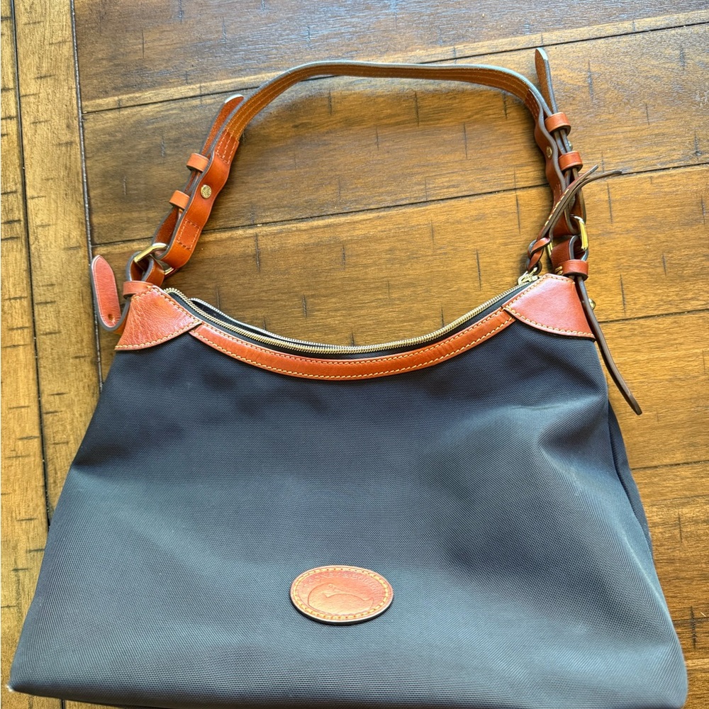 Classic Black and Tan Women's Bag